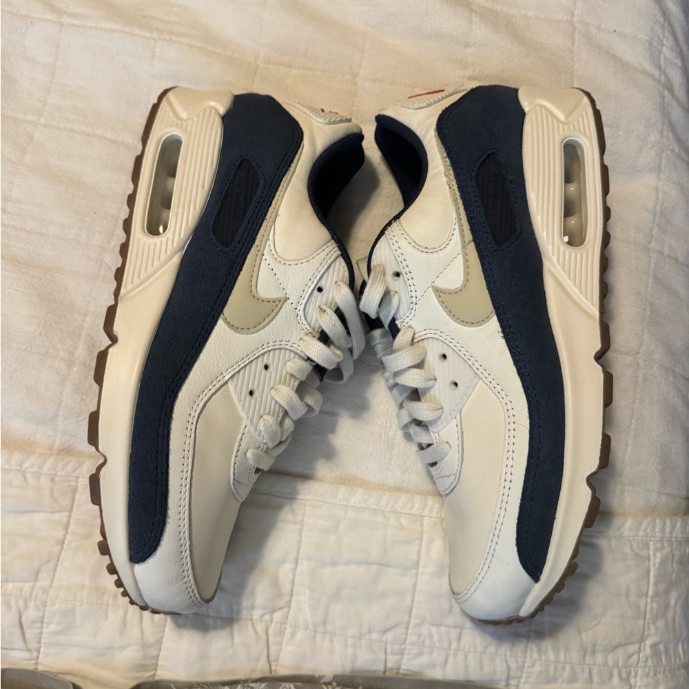 Nike Air Max 90 Men’s Sneakers in Cream, Navy & Tan - Picture 4 of 7